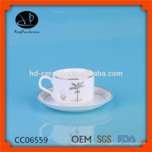 Massentee Tasse und Untertasse, SGS / LFGB / FDA Zertifizierung Teetasse und Untertasse, Großhandel Tasse und Untertasse mit Silber Felge